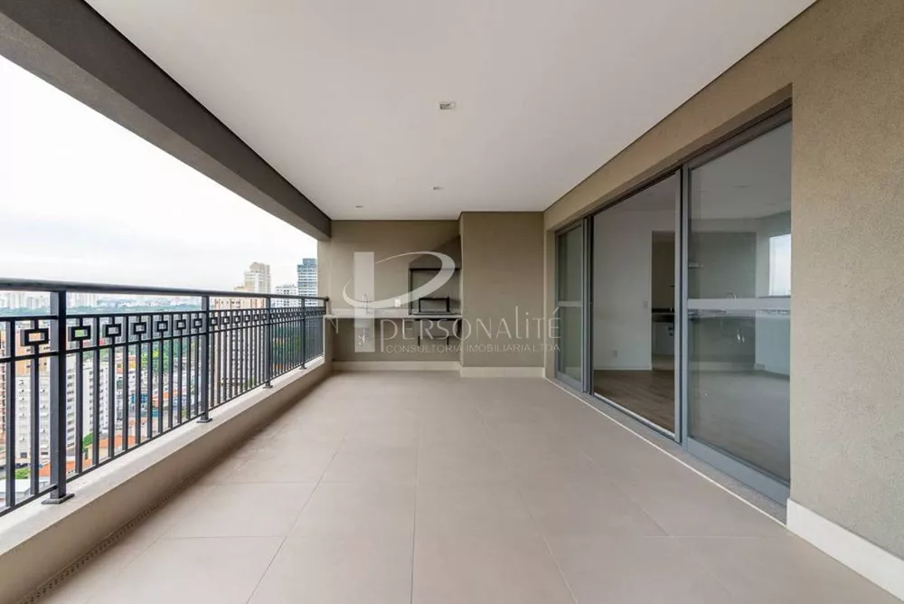 Apartamento à venda com 3 quartos, 137m² - Foto 1