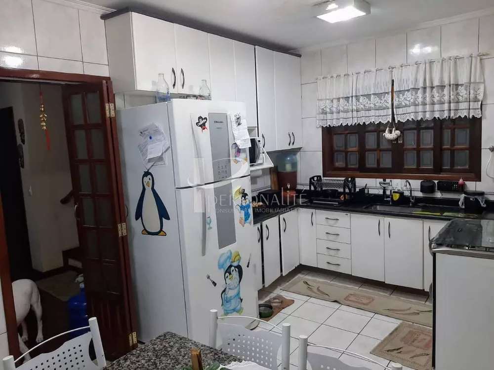 Sobrado à venda com 3 quartos, 168m² - Foto 1