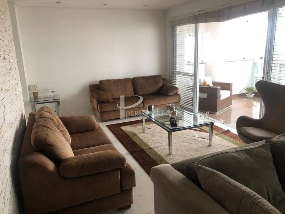 Apartamento, 3 quartos, 223 m² - Foto 1