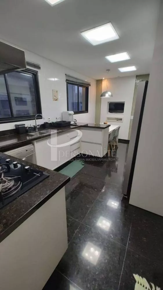 Apartamento à venda com 3 quartos, 186m² - Foto 2