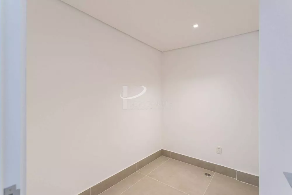 Apartamento à venda com 3 quartos, 231m² - Foto 7