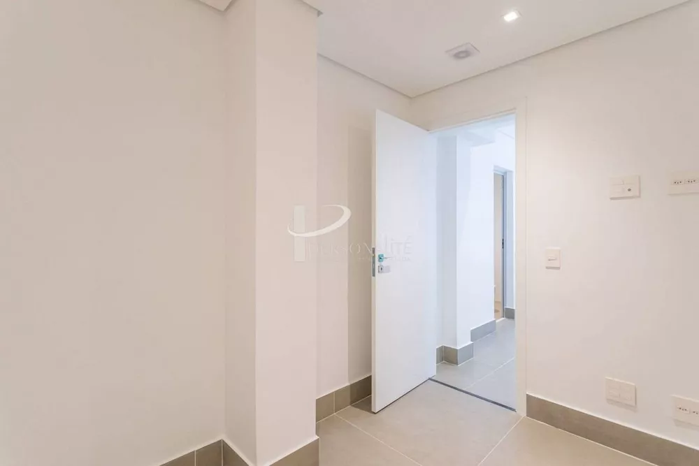 Apartamento à venda com 3 quartos, 231m² - Foto 2