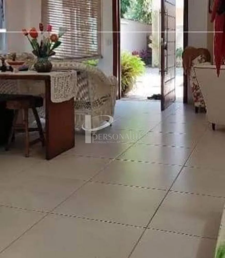 Sobrado à venda com 4 quartos, 200m² - Foto 4