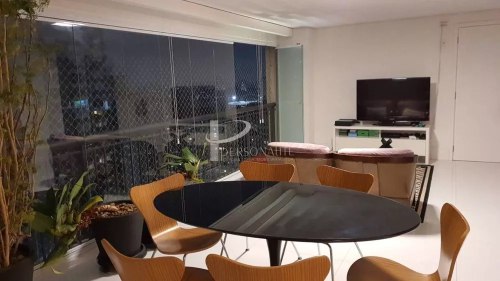 Apartamento à venda com 3 quartos, 202m² - Foto 9