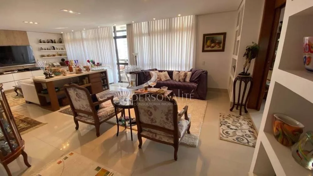 Apartamento à venda com 4 quartos, 357m² - Foto 1