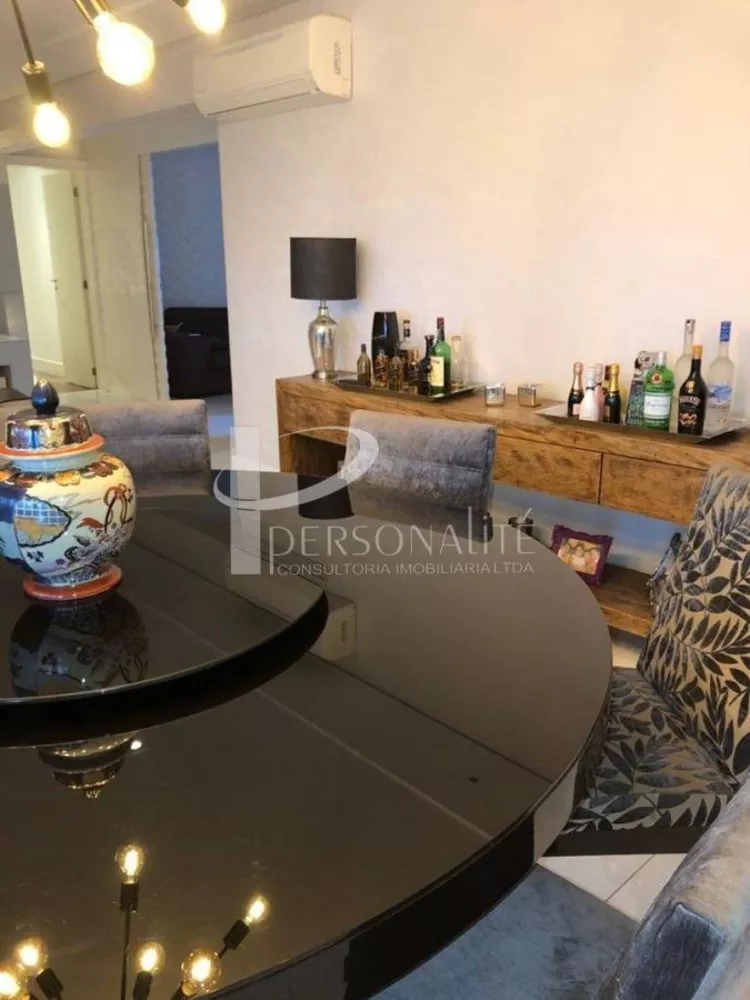 Apartamento à venda com 3 quartos, 242m² - Foto 1