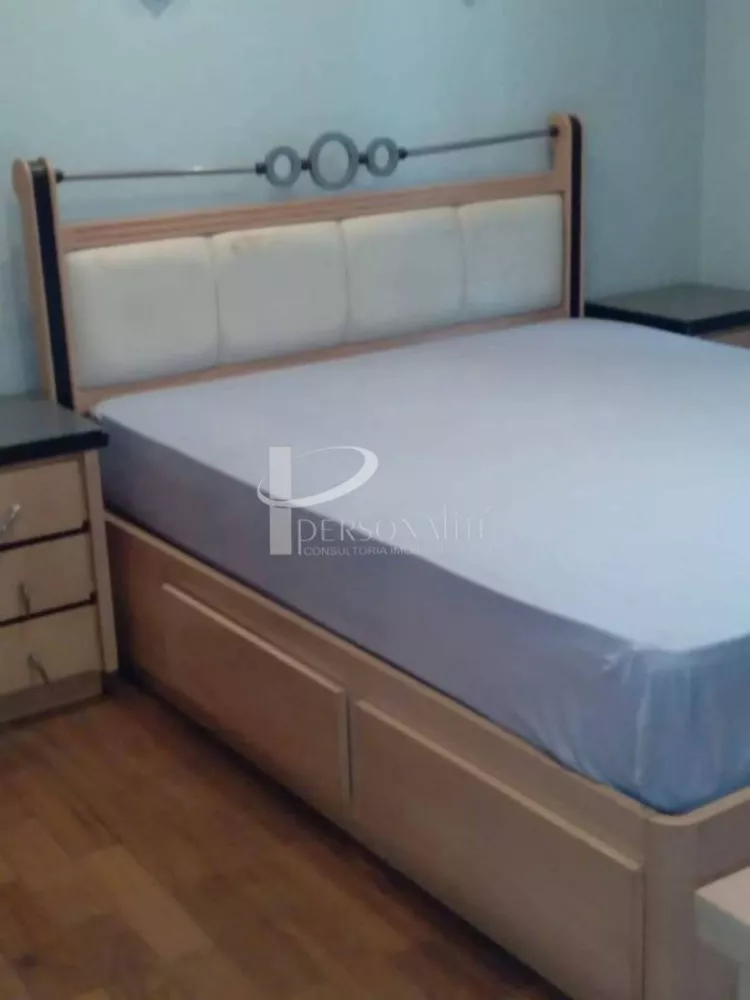 Apartamento à venda com 3 quartos, 220m² - Foto 2