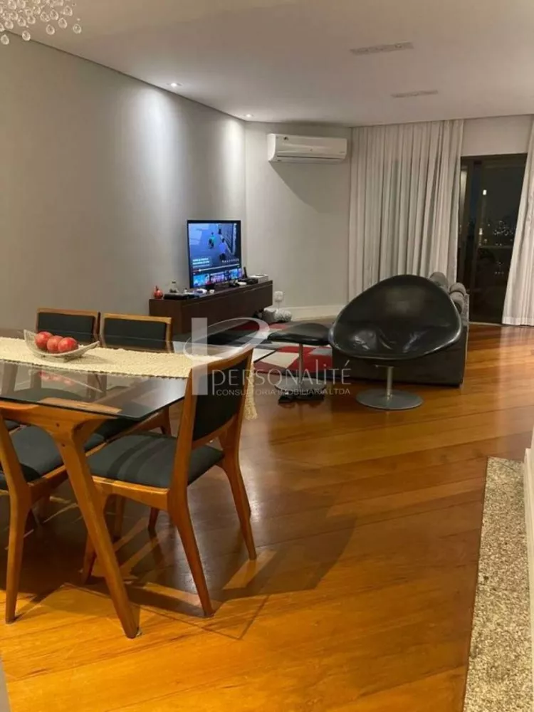 Apartamento à venda com 3 quartos, 144m² - Foto 2