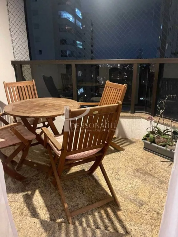 Apartamento à venda com 3 quartos, 144m² - Foto 3