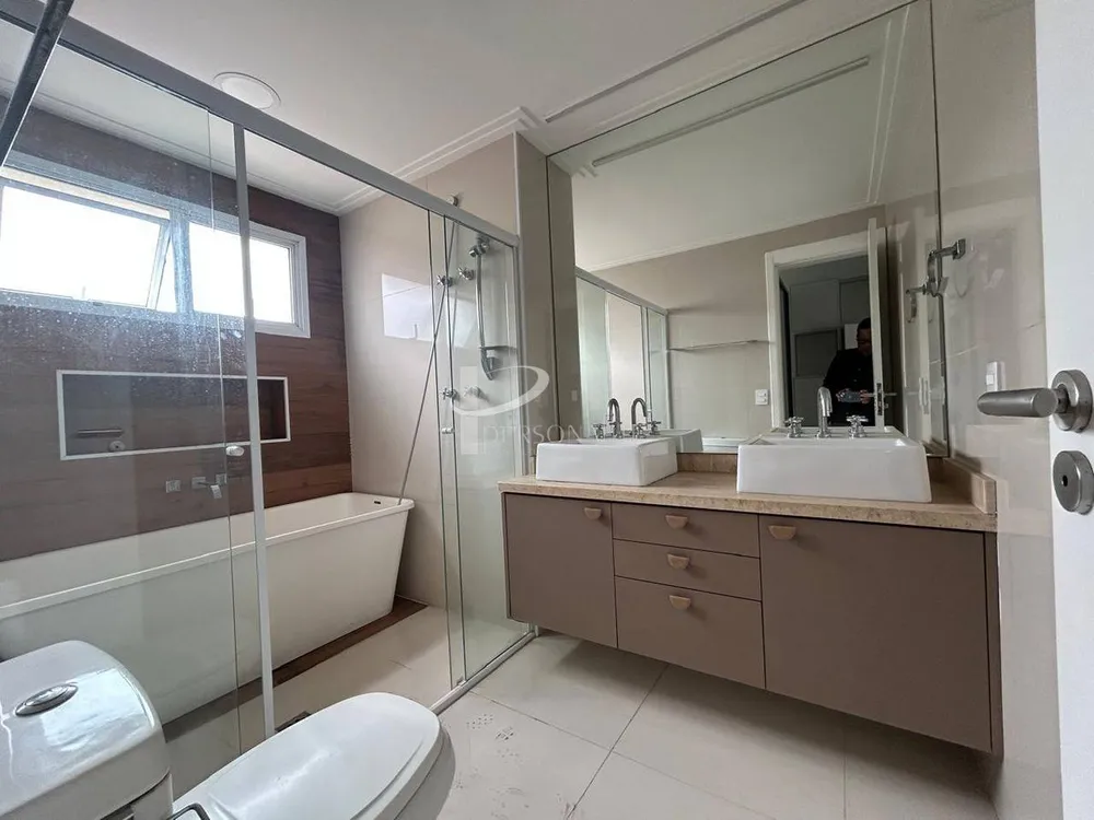 Apartamento, 3 quartos, 240 m² - Foto 2