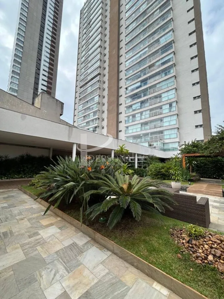 Apartamento, 3 quartos, 240 m² - Foto 1