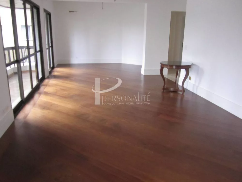 Apartamento à venda com 3 quartos, 210m² - Foto 4