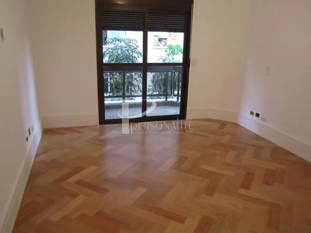 Apartamento à venda com 3 quartos, 210m² - Foto 6