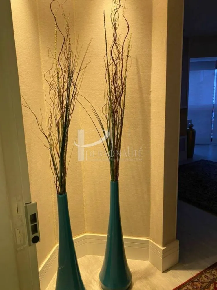 Apartamento, 3 quartos, 137 m² - Foto 2