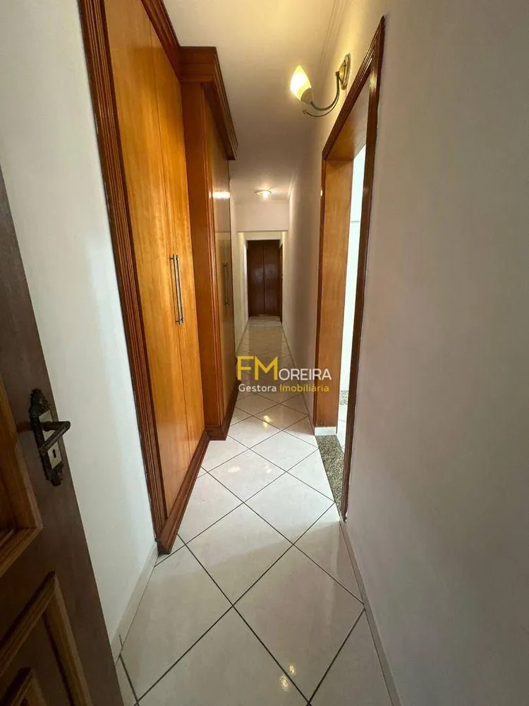 Apartamento, 3 quartos, 211 m² - Foto 2