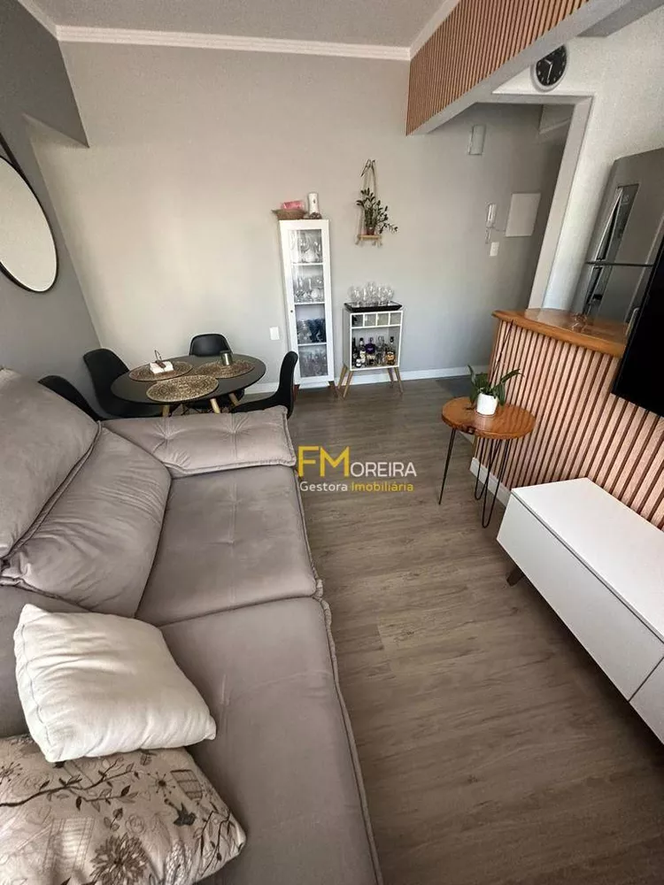 Apartamento à venda com 2 quartos, 61m² - Foto 2