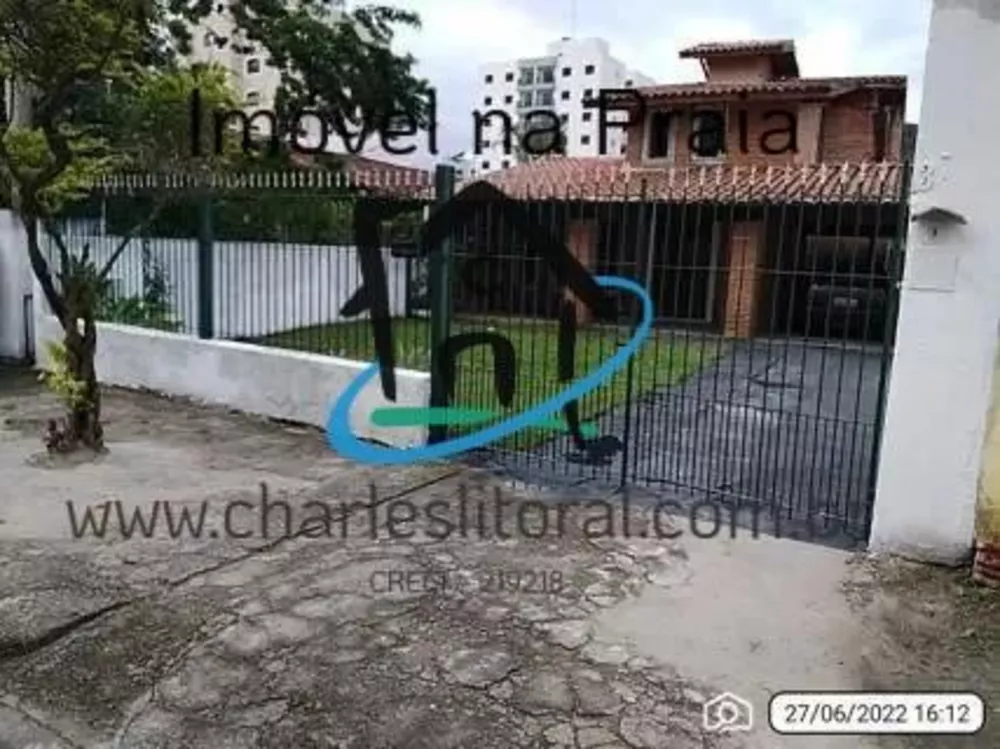 Casa à venda com 4 quartos, 250m² - Foto 2