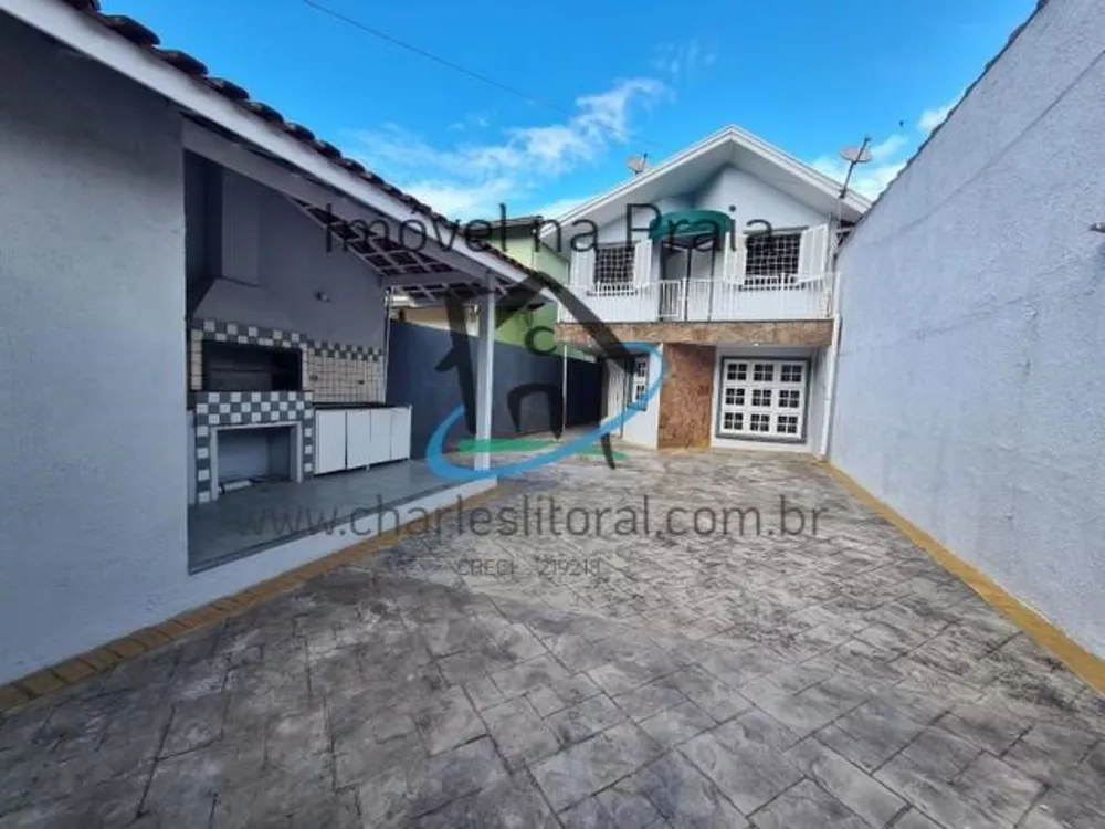 Casa à venda com 3 quartos, 142m² - Foto 1