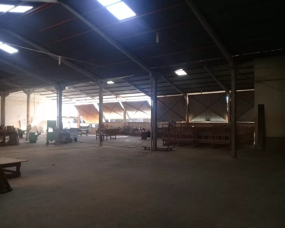 Imóvel Comercial Padrão à venda e aluguel com 3 quartos, 22000m² - Foto 2