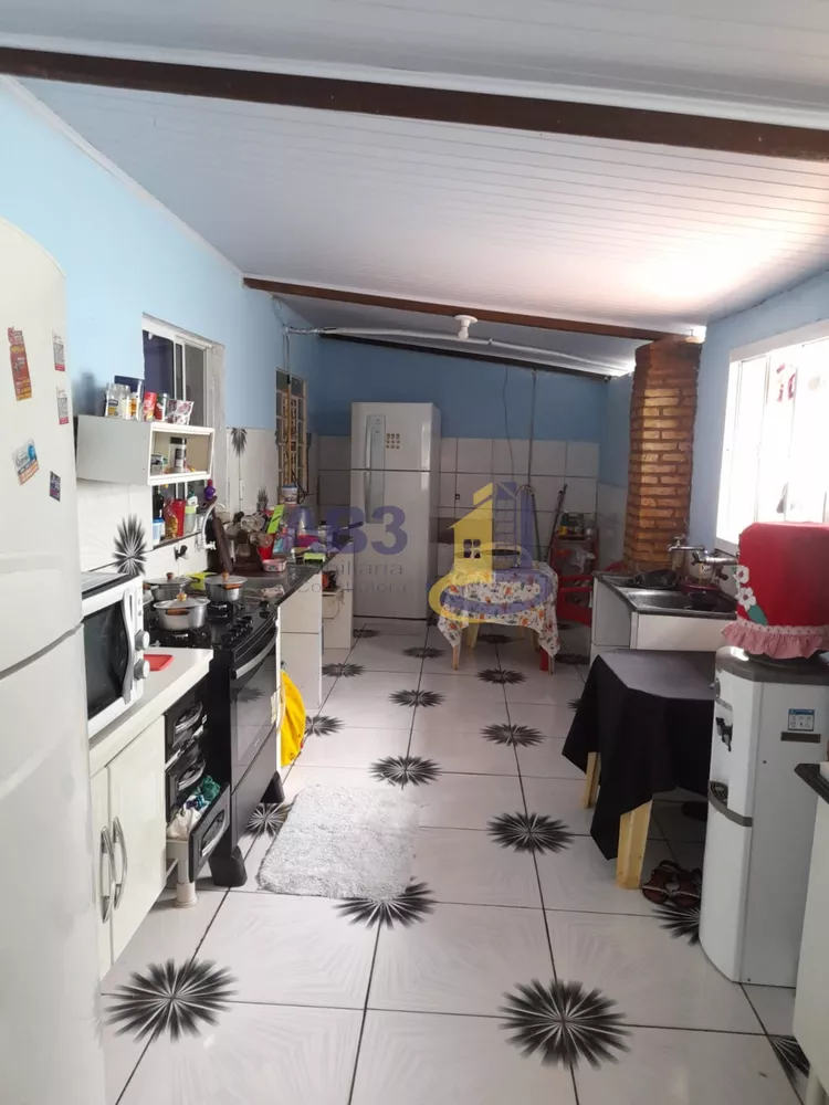 Casa à venda com 3 quartos, 600m² - Foto 1