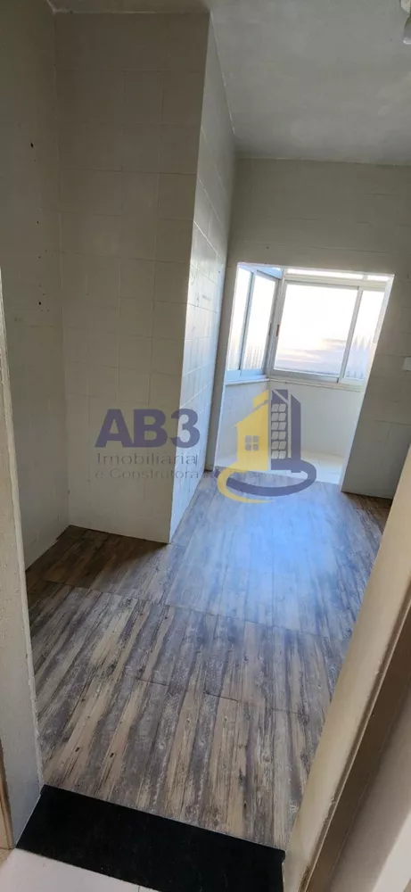 Apartamento à venda com 2 quartos, 60m² - Foto 2