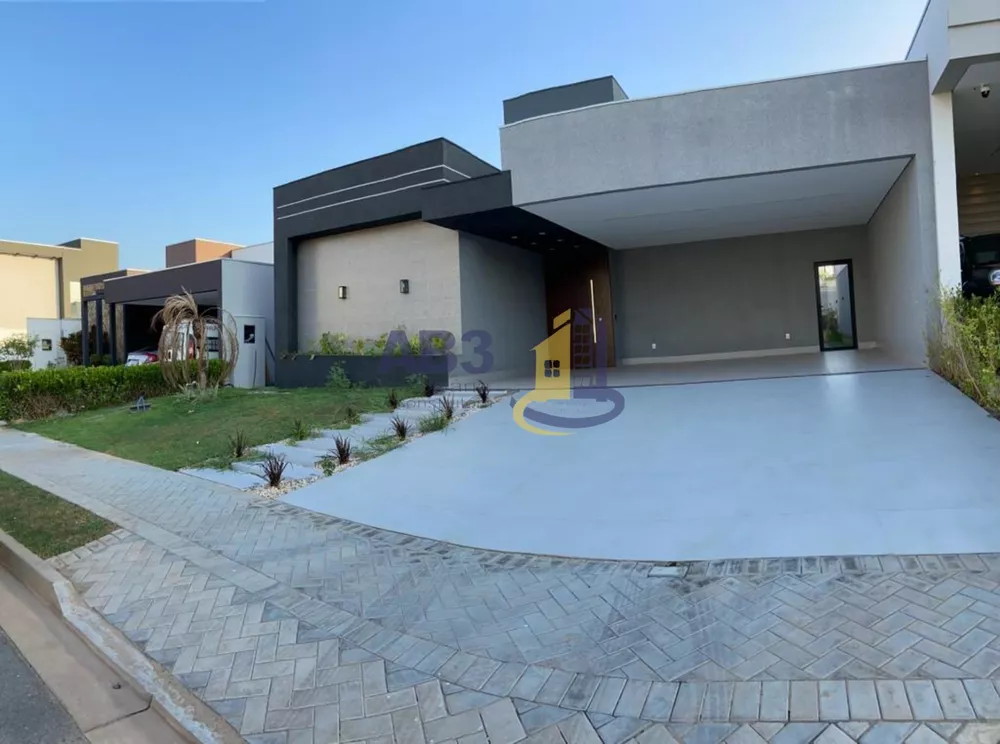 Casa, 3 quartos, 248 m² - Foto 1