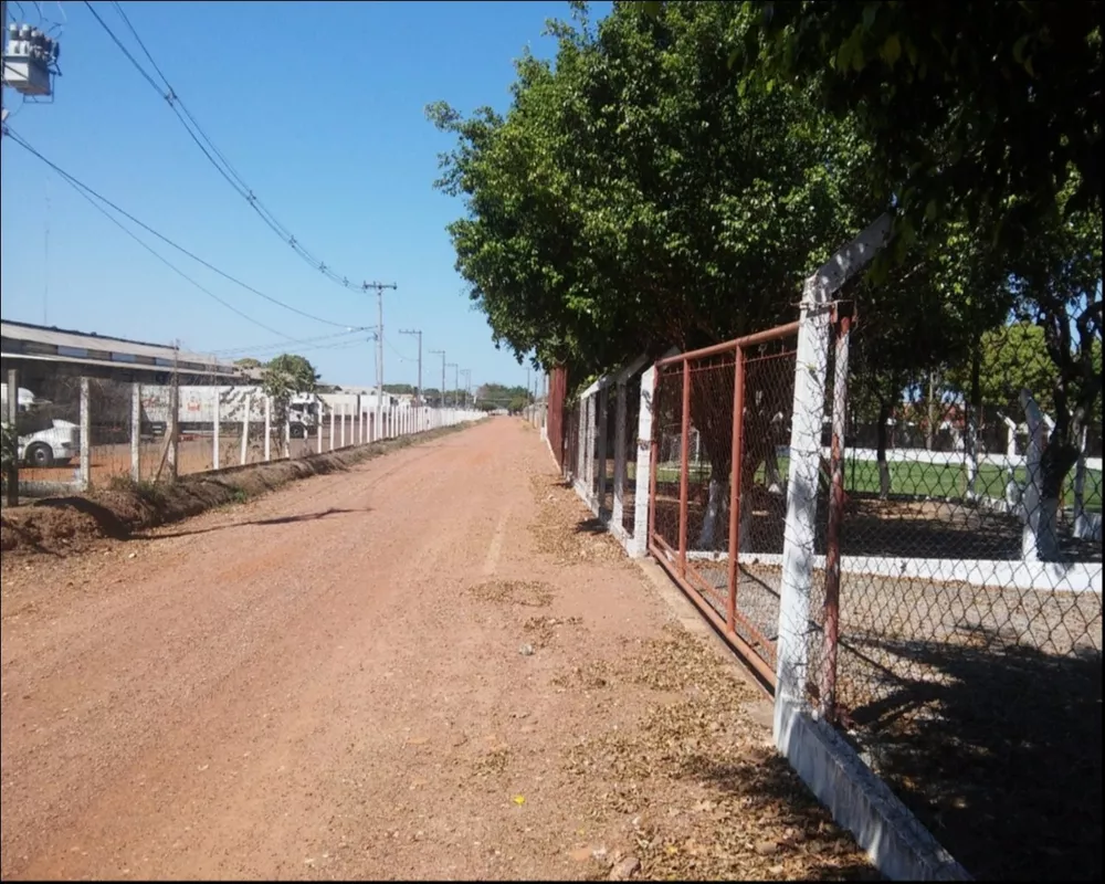 Terreno à venda com 2 quartos, 1000m² - Foto 3