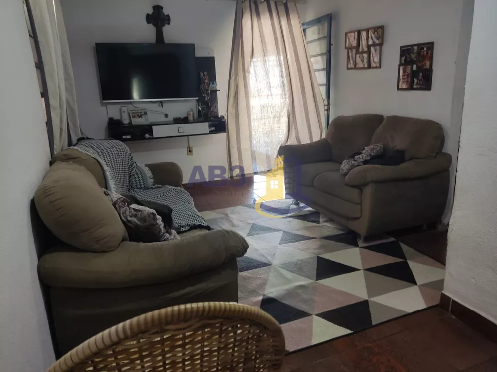 Casa à venda com 3 quartos, 180m² - Foto 3