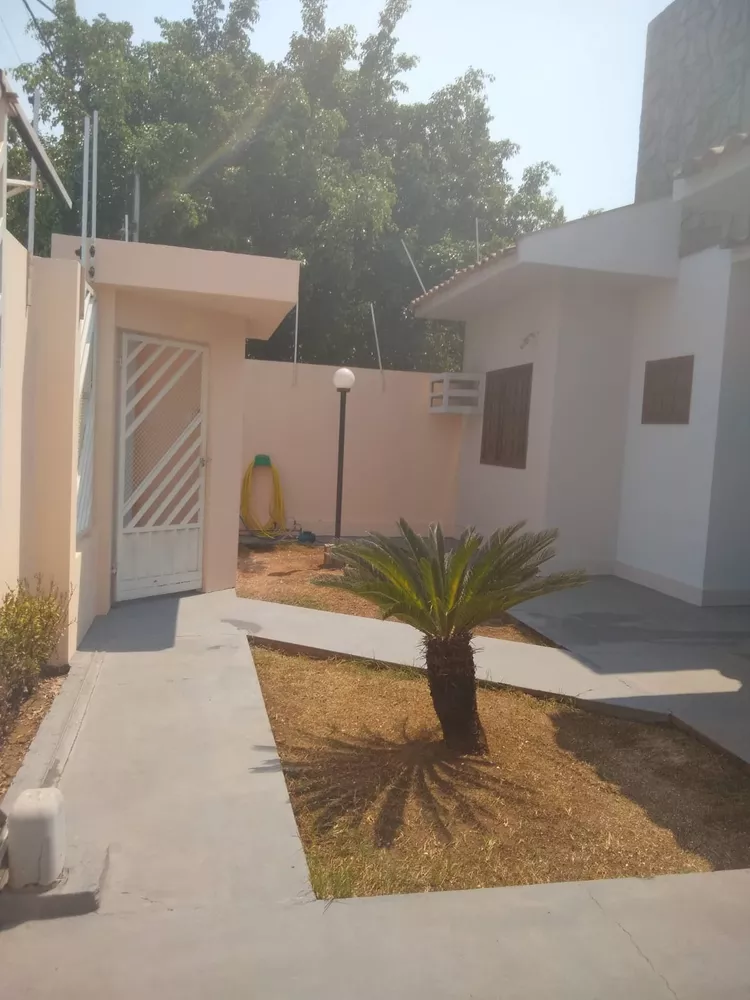 Casa à venda com 3 quartos, 220m² - Foto 3