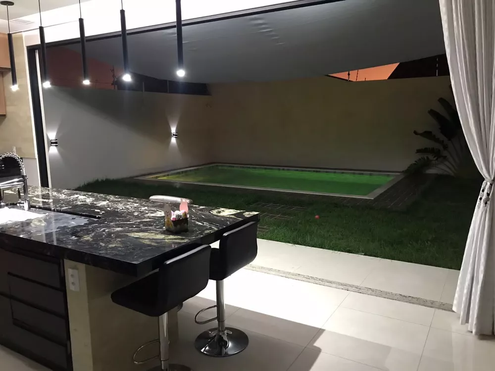 Sobrado, 3 quartos, 249 m² - Foto 1