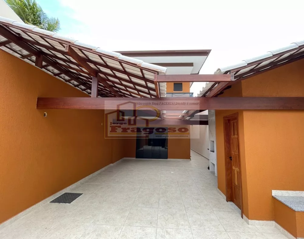 Casa à venda com 4 quartos, 166m² - Foto 1