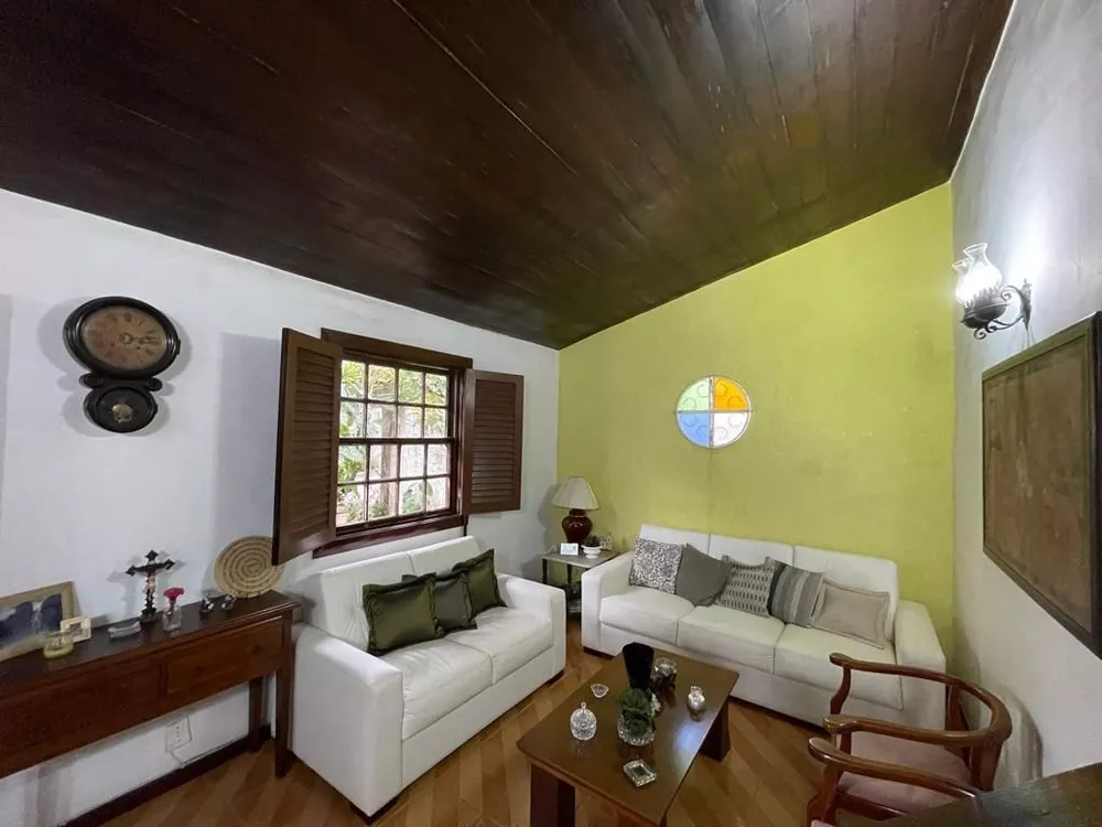 Casa à venda com 4 quartos, 300m² - Foto 4