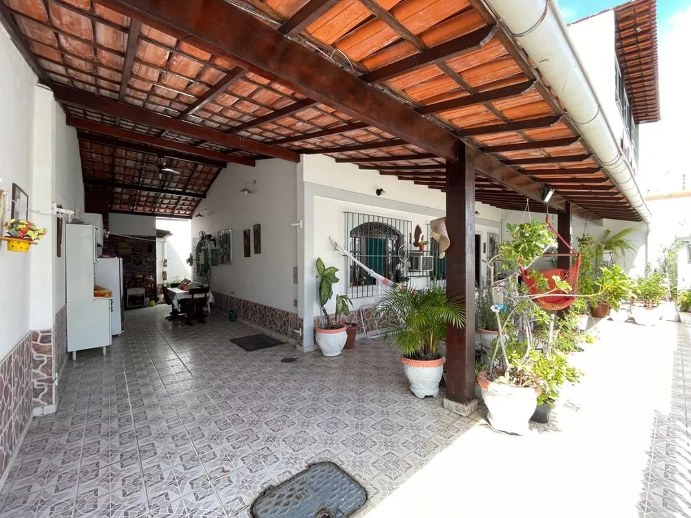 Casa à venda com 2 quartos, 140m² - Foto 1