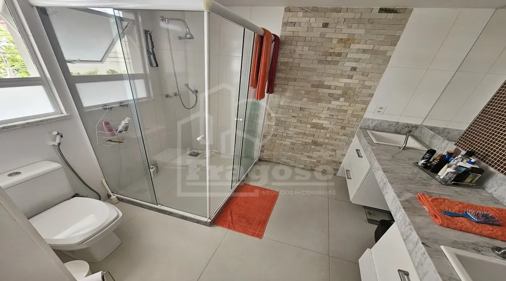 Casa, 4 quartos, 268 m² - Foto 1