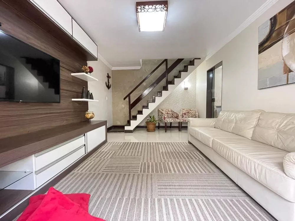 Casa à venda com 3 quartos, 90m² - Foto 4