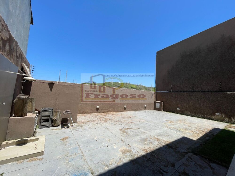 Casa à venda com 3 quartos, 71m² - Foto 4
