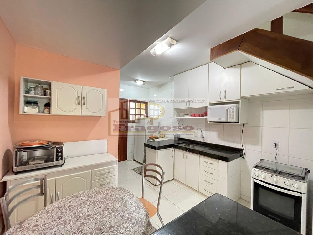 Casa à venda com 2 quartos, 97m² - Foto 2