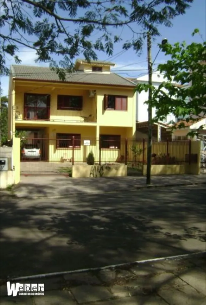 Casa, 4 quartos, 218 m² - Foto 1