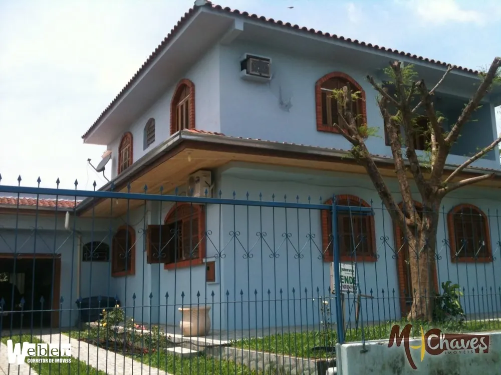 Casa, 4 quartos, 310 m² - Foto 1