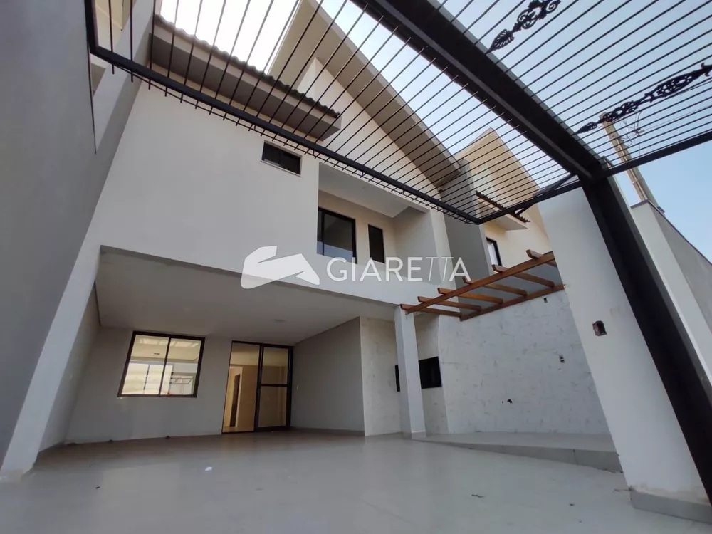 Sobrado à venda com 2 quartos, 160m² - Foto 1