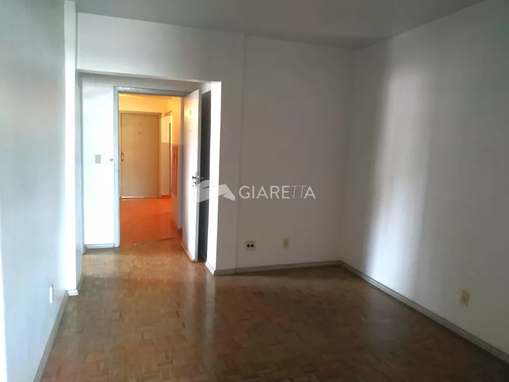 Apartamento para alugar com 4 quartos, 80m² - Foto 2