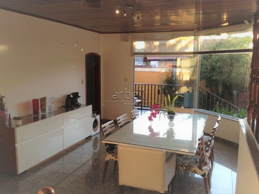 Sobrado, 3 quartos, 383 m² - Foto 1