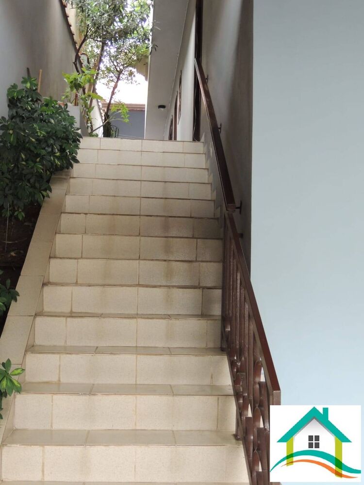 Sobrado à venda com 4 quartos, 272m² - Foto 2
