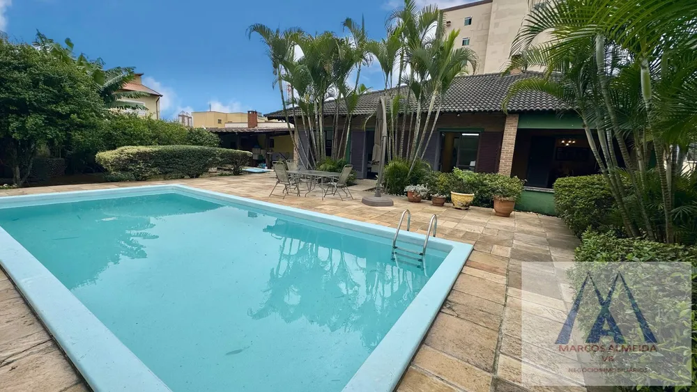 Casa, 4 quartos, 380 m² - Foto 1