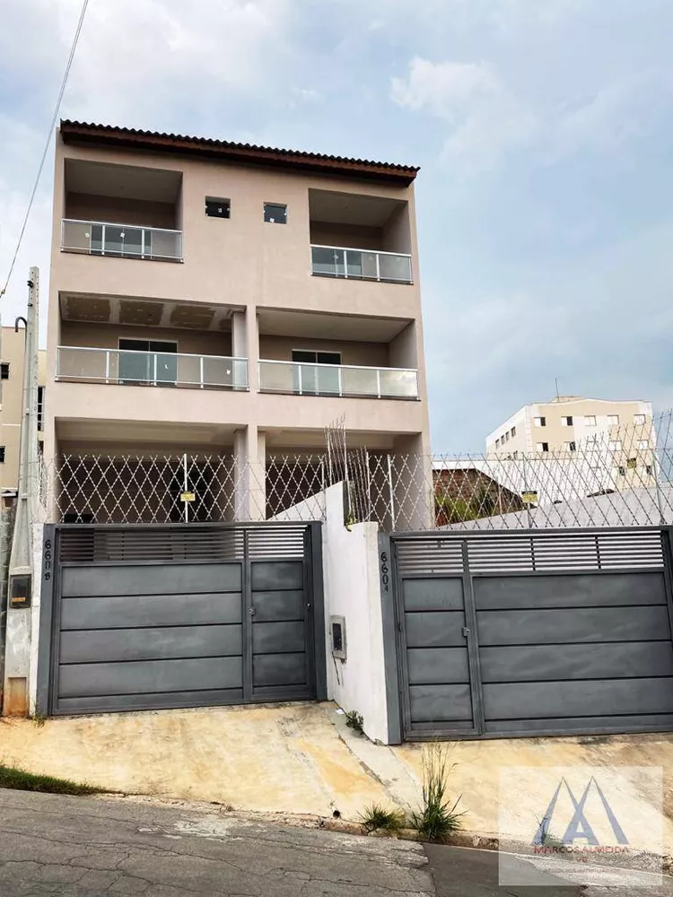 Sobrado à venda com 3 quartos, 240m² - Foto 1