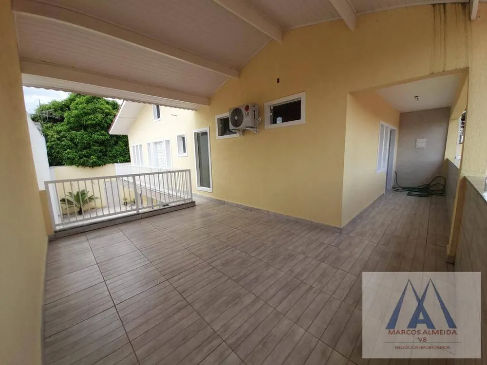 Sobrado, 3 quartos, 223 m² - Foto 1