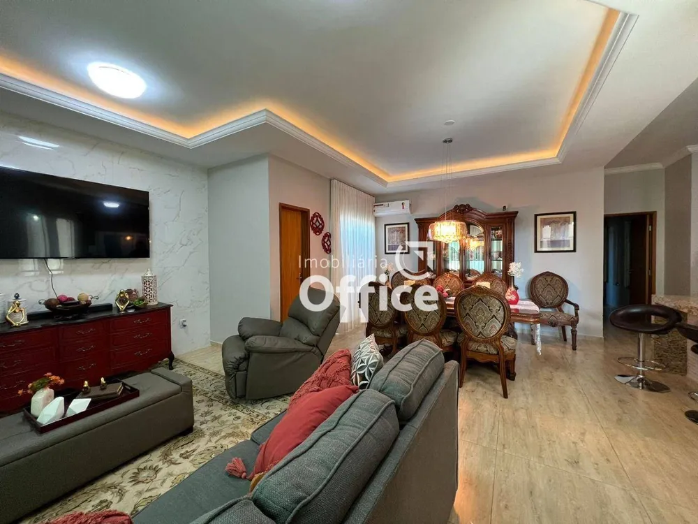 Casa, 3 quartos, 236 m² - Foto 3