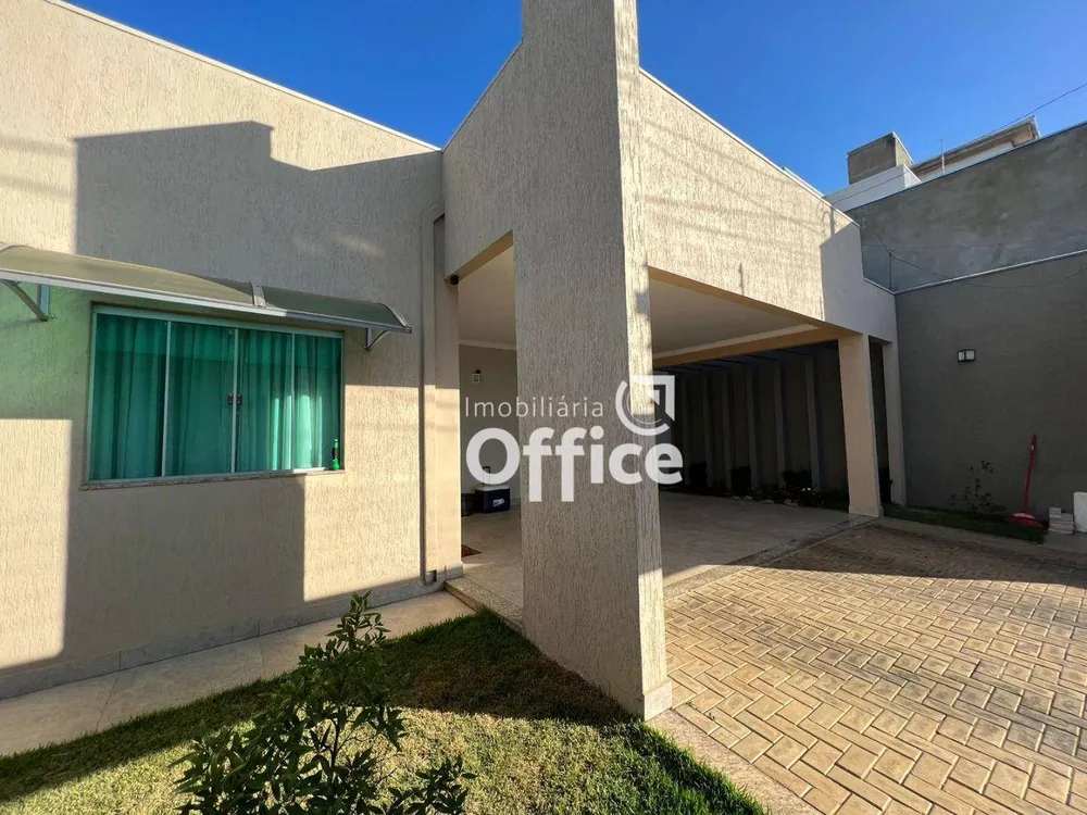 Casa, 3 quartos, 236 m² - Foto 1