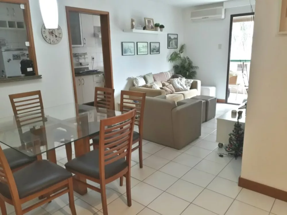 Apartamento à venda com 2 quartos, 72m² - Foto 4