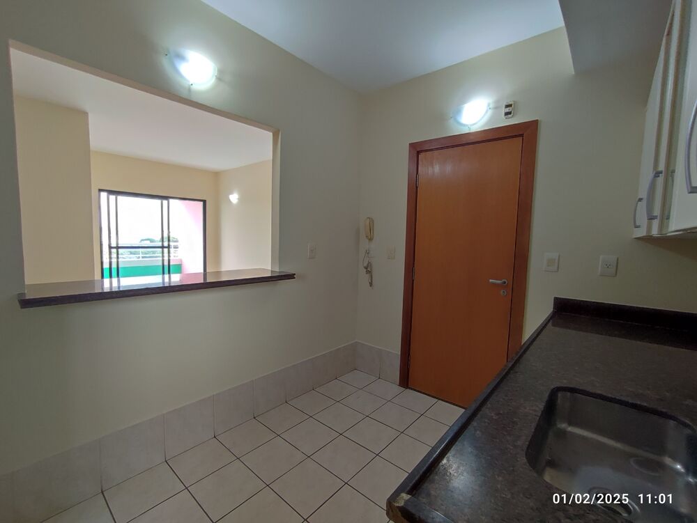 Apartamento à venda com 3 quartos, 110m² - Foto 2